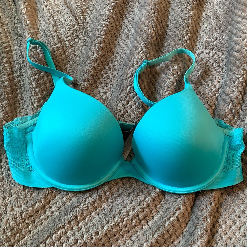 Blue VS Bra
